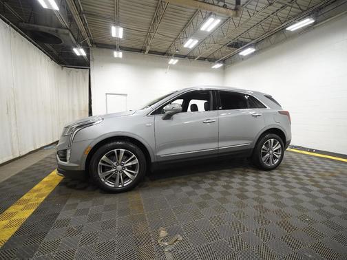 Argent Silver Metallic 2024 Cadillac XT5 Premium Luxury