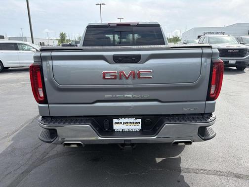 Sterling Metallic 2024 GMC Sierra 1500 SLT