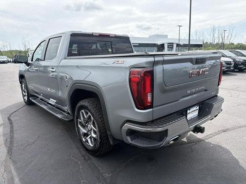 Sterling Metallic 2024 GMC Sierra 1500 SLT