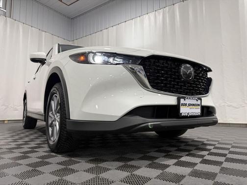 Snowflake White Pearl Mica 2022 Mazda CX-5 2.5 S Preferred Package