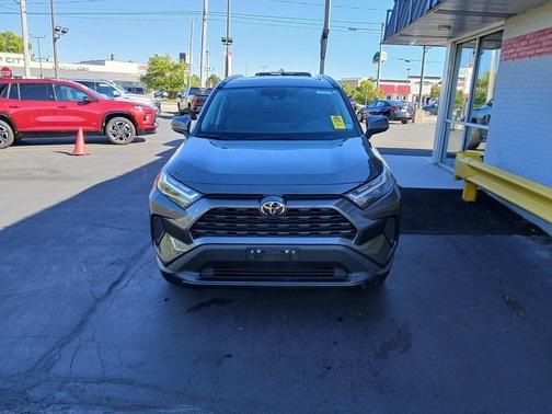 2022 Toyota RAV4 XLE