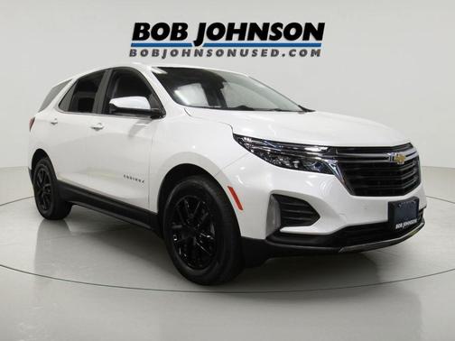 Iridescent Pearl Tricoat 2024 Chevrolet Equinox 1LT