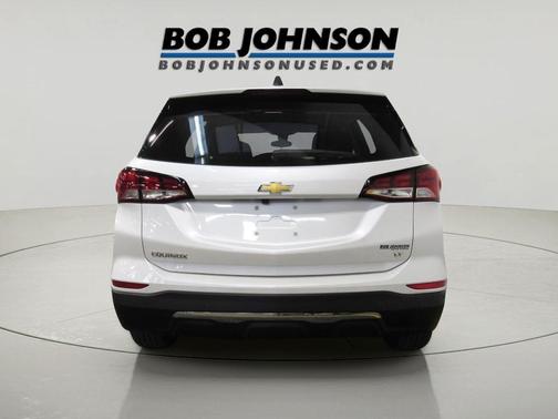 Iridescent Pearl Tricoat 2024 Chevrolet Equinox 1LT
