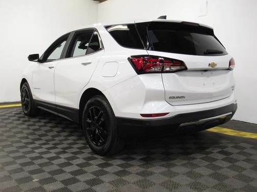 Iridescent Pearl Tricoat 2024 Chevrolet Equinox 1LT
