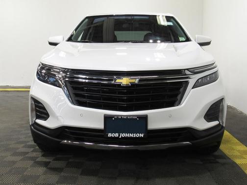 Iridescent Pearl Tricoat 2024 Chevrolet Equinox 1LT