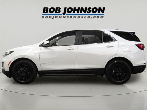 Iridescent Pearl Tricoat 2024 Chevrolet Equinox 1LT