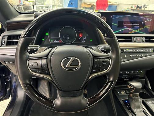 2019 Lexus ES 300h Ultra Luxury