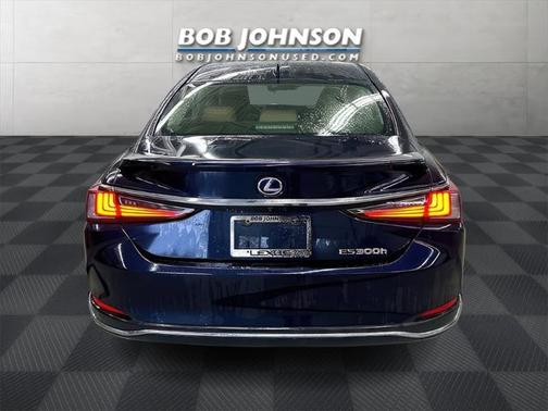 2019 Lexus ES 300h Ultra Luxury