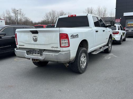 Bright White Clearcoat 2022 RAM 2500 Big Horn Crew Cab 4x4 6'4' Box