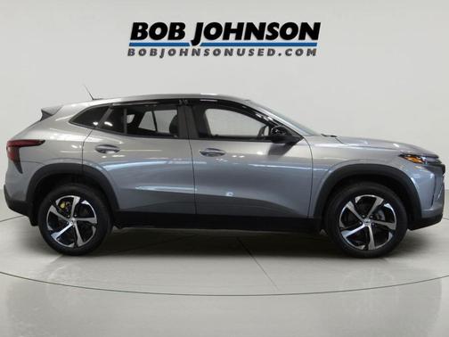Sterling Gray Metallic 2024 Chevrolet Trax FWD 1RS