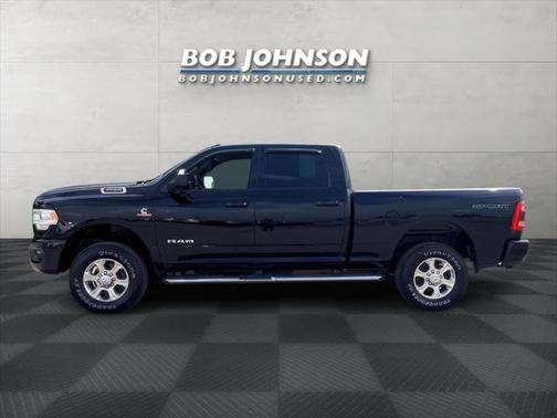 2022 RAM 3500 Big Horn Crew Cab 4x4 6'4' Box