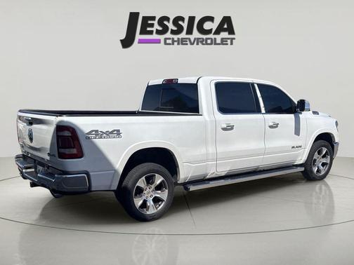Ivory White Tri-Coat Pearlcoat 2019 RAM 1500 Laramie