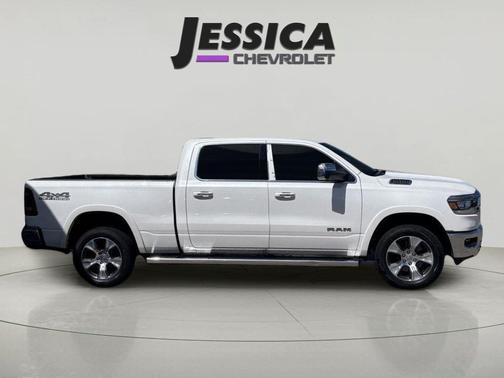 Ivory White Tri-Coat Pearlcoat 2019 RAM 1500 Laramie