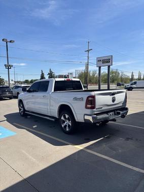 Ivory White Tri-Coat Pearlcoat 2019 RAM 1500 Laramie