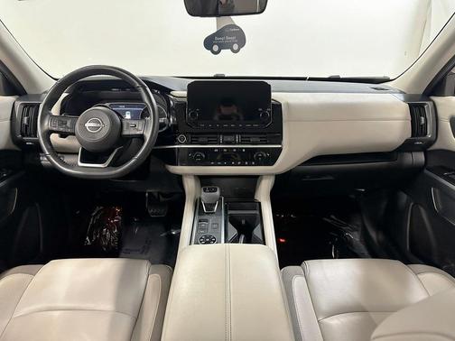 2024 Nissan Pathfinder SL 4WD