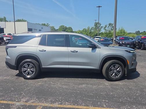 Sterling Gray Metallic 2024 Chevrolet Traverse LT