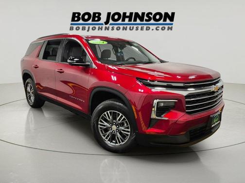 Radiant Red Tintcoat 2024 Chevrolet Traverse LT