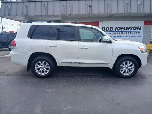 Blizzard Pearl 2016 Toyota Land Cruiser Base