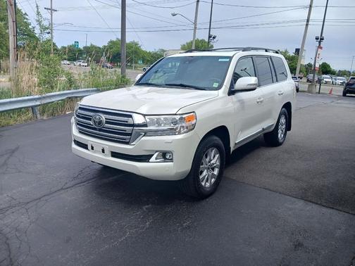 Blizzard Pearl 2016 Toyota Land Cruiser Base