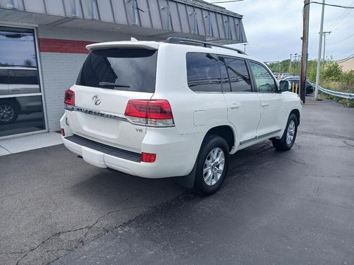 Blizzard Pearl 2016 Toyota Land Cruiser Base