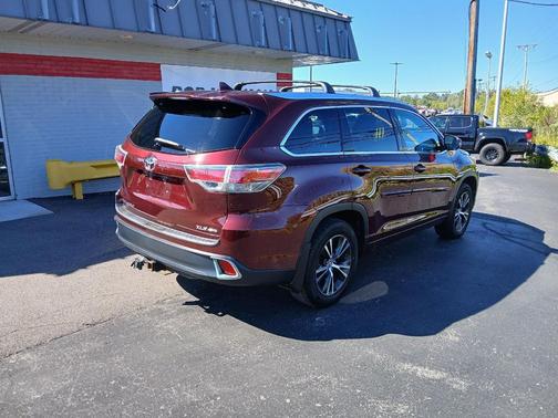 Ooh La La Rouge Mica 2016 Toyota Highlander XLE