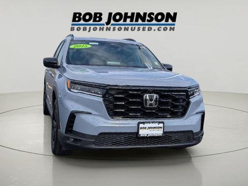 Sonic Gray Pearl 2025 Honda Pilot Black Edition