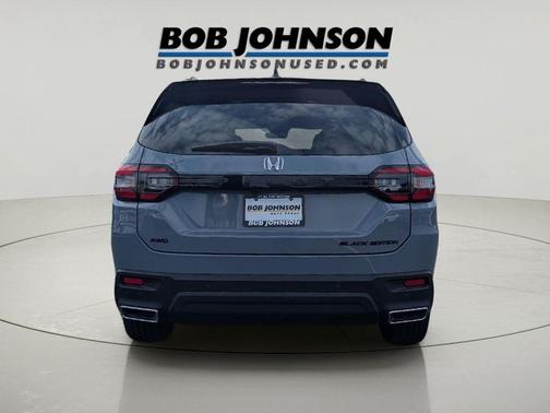 Sonic Gray Pearl 2025 Honda Pilot Black Edition