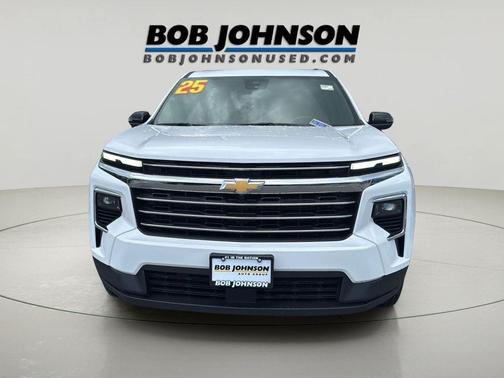 Summit White 2025 Chevrolet Traverse LT
