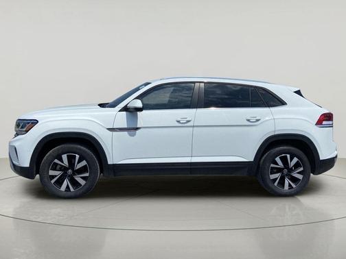 Pure White 2023 Volkswagen Atlas Cross Sport 2.0T SE