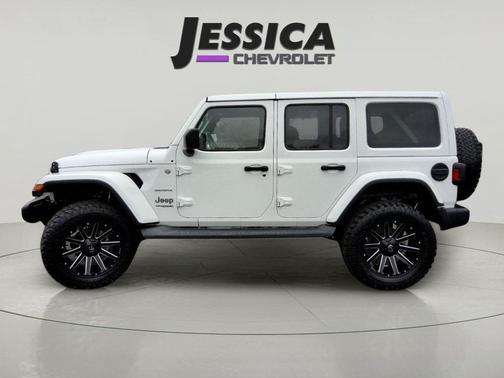 Bright White 2019 Jeep Wrangler Unlimited Sahara
