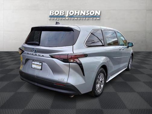 2023 Toyota Sienna XLE 7 Passenger