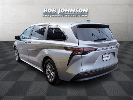 2023 Toyota Sienna XLE 7 Passenger