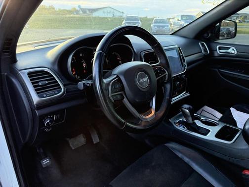 Bright White Clearcoat 2019 Jeep Grand Cherokee Altitude