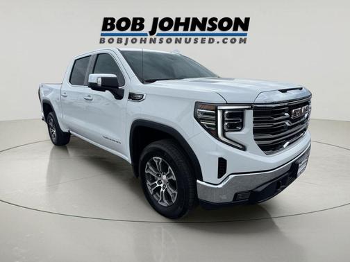 Summit White 2024 GMC Sierra 1500 SLT