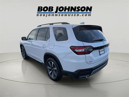 2023 Honda Pilot Touring 8-Passenger