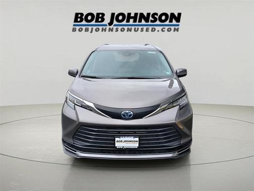 2021 Toyota Sienna LE