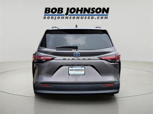 2021 Toyota Sienna LE