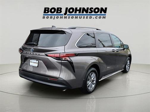 2021 Toyota Sienna LE