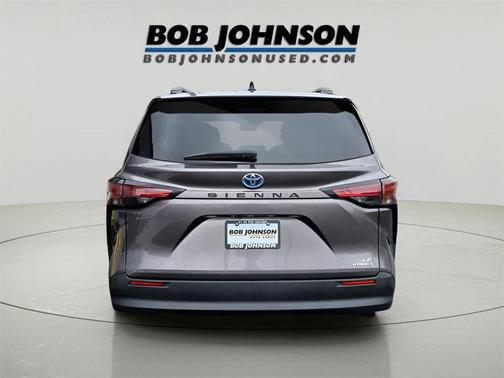 2021 Toyota Sienna LE
