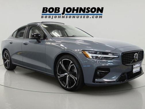 Thunder Grey Metallic 2023 Volvo S60 B5 Plus Dark Theme