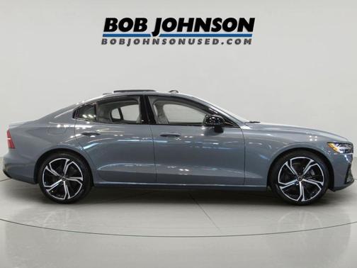 Thunder Grey Metallic 2023 Volvo S60 B5 Plus Dark Theme