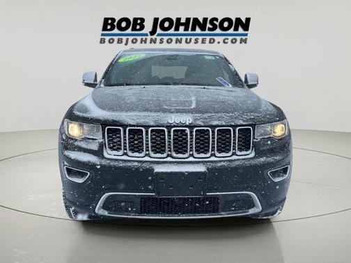 Diamond Black Crystal Pearlcoat 2022 Jeep Grand Cherokee Limited