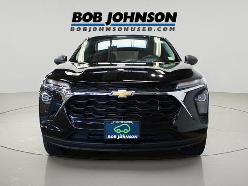 Mosaic Black Metallic 2024 Chevrolet Trax LS