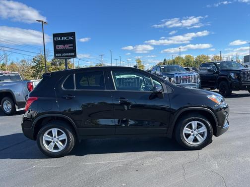 2022 Chevrolet Trax LS