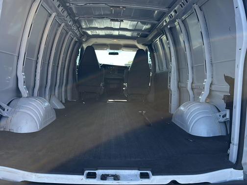 Summit White 2025 Chevrolet Express 2500 LT