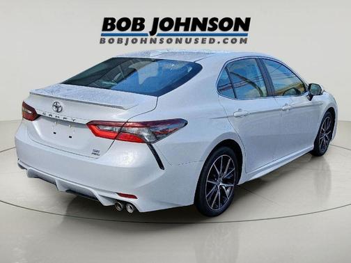 Ice Edge 2024 Toyota Camry SE