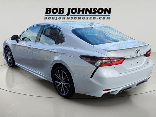 Ice Edge 2024 Toyota Camry SE
