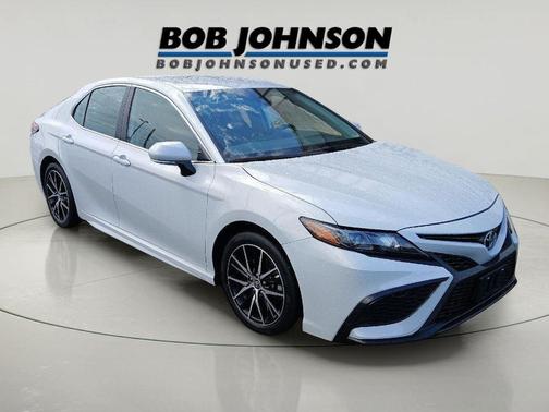 Ice Edge 2024 Toyota Camry SE