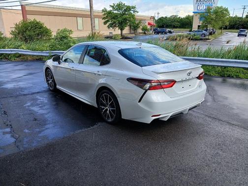 Ice Edge 2024 Toyota Camry SE