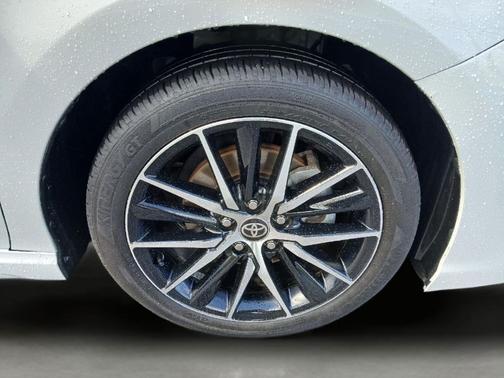 Ice Edge 2024 Toyota Camry SE